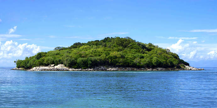 island-covered-with-green-trees-under-the-clear-skies-188029